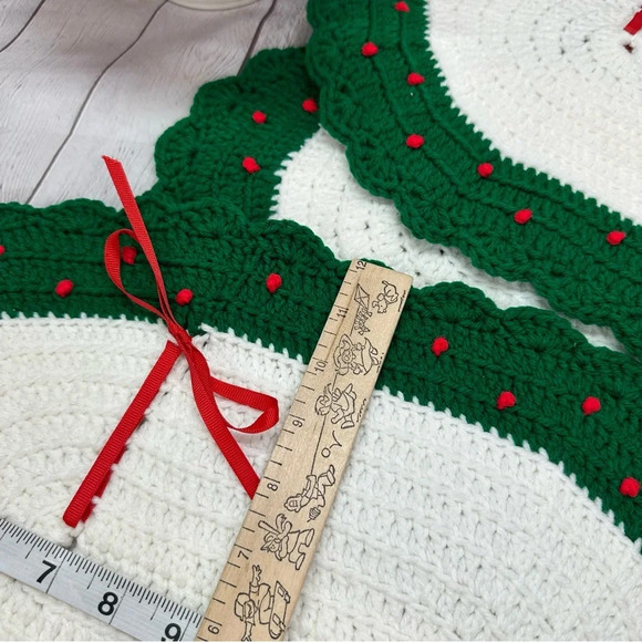 vtg handmade crocheted christmas holiday placemats set of 4 cottagecore wreath - Picture 3 of 5